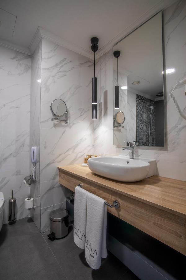Maia Luxury & 4*