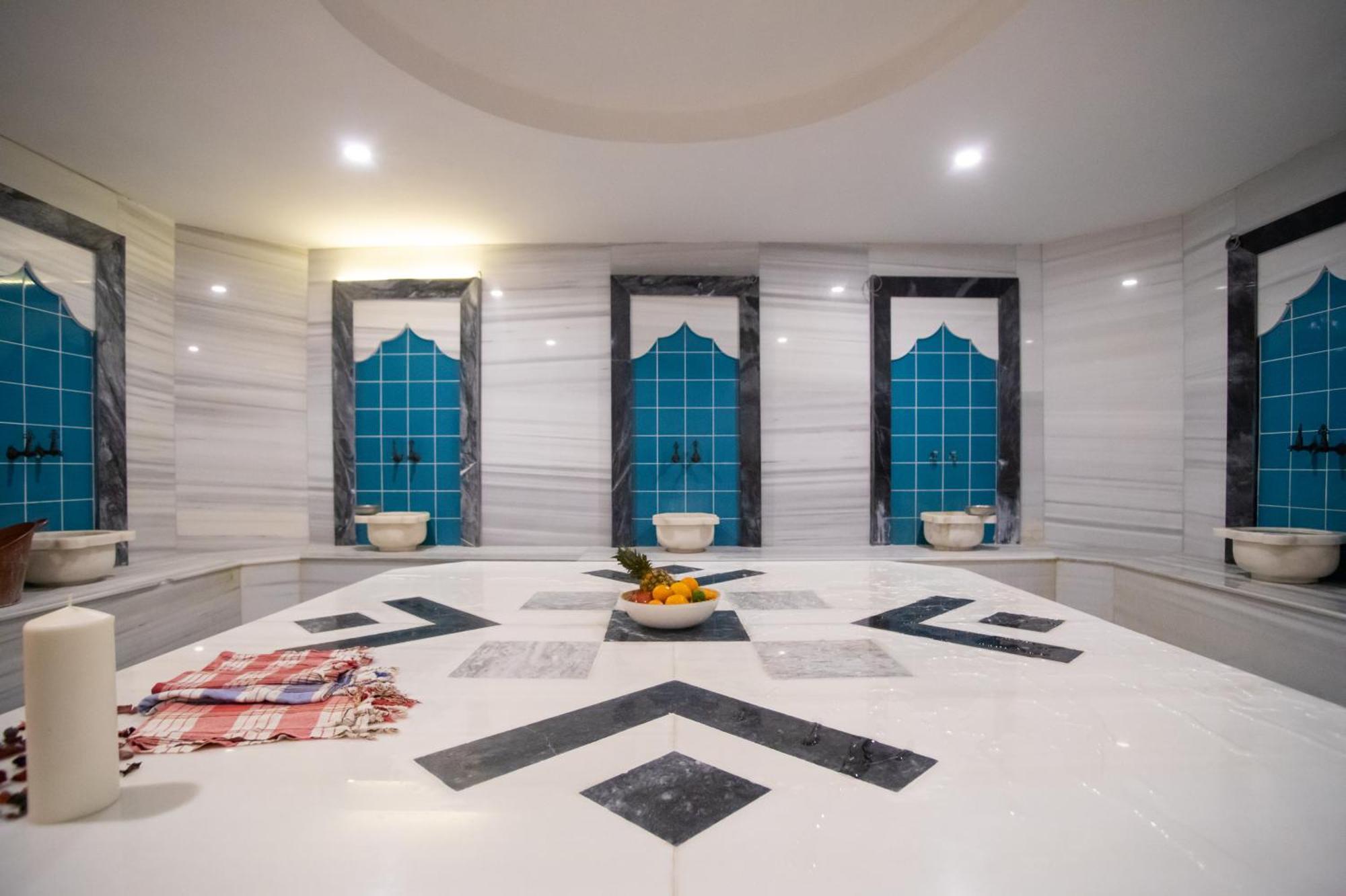 Maia Luxury & 4*